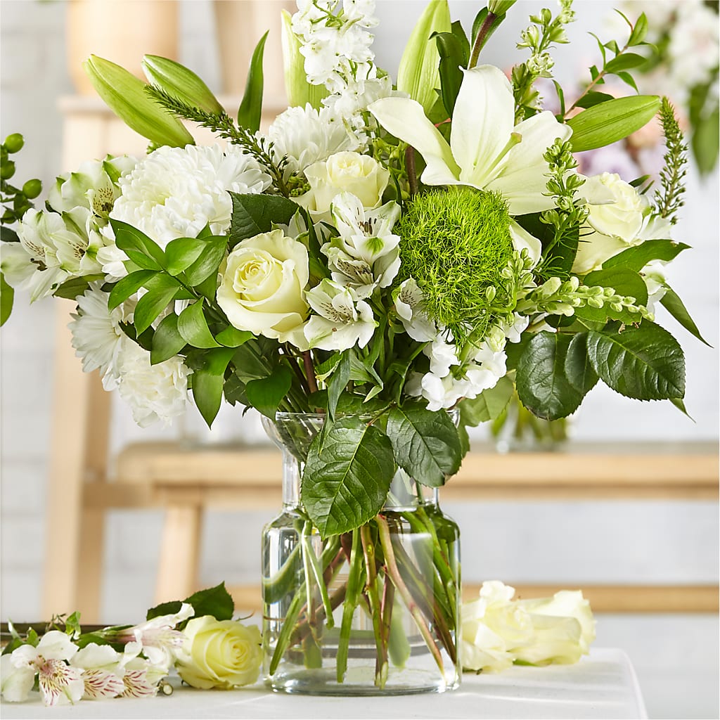 Classic Ivory – A Florist Original – The Flower Shop, Sacramento CA
